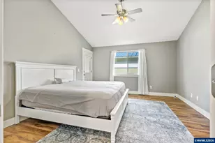 1075 12th St, Sweet Home, OR 97386 - Photo 11