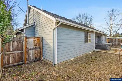 1075 12th St, Sweet Home, OR 97386 - Photo 23