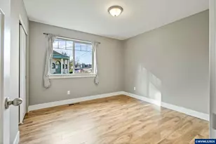 1075 12th St, Sweet Home, OR 97386 - Photo 19