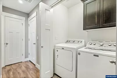 1075 12th St, Sweet Home, OR 97386 - Photo 17