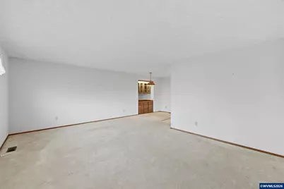 1350 Dogwood Dr, Woodburn, OR 97071 - Photo 5