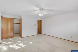 1350 Dogwood Dr, Woodburn, OR 97071 - Photo 17