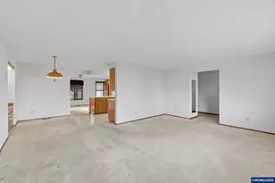 1350 Dogwood Dr, Woodburn, OR 97071 - Photo 3