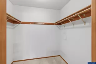 1350 Dogwood Dr, Woodburn, OR 97071 - Photo 15