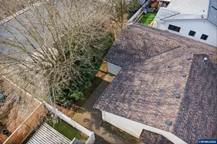 1350 Dogwood Dr, Woodburn, OR 97071 - Photo 31