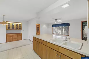 1350 Dogwood Dr, Woodburn, OR 97071 - Photo 11