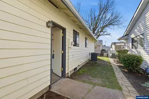 1350 Dogwood Dr, Woodburn, OR 97071 - Photo 25