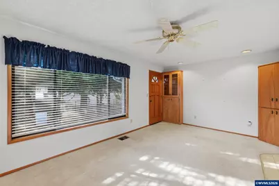 1350 Dogwood Dr, Woodburn, OR 97071 - Photo 11