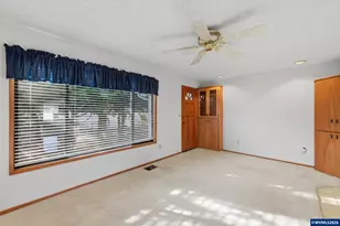 1350 Dogwood Dr, Woodburn, OR 97071 - Photo 11