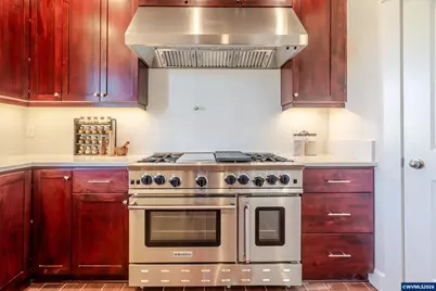 2998 NE Zuhlke Ln, Albany, OR 97321 - Photo 13