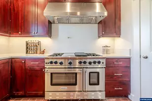 2998 NE Zuhlke Ln, Albany, OR 97321 - Photo 13