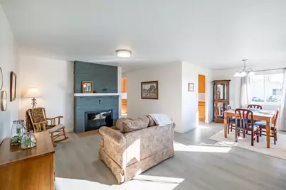 2299 Country Club Ter, Woodburn, OR 97071 - Photo 3