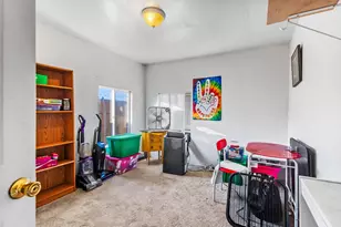 705 W B St, Lebanon, OR 97355 - Photo 17