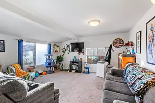 705 W B St, Lebanon, OR 97355 - Photo 3