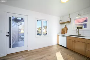 326 NE 8th St, McMinnville, OR 97128 - Photo 23