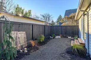 326 NE 8th St, McMinnville, OR 97128 - Photo 39