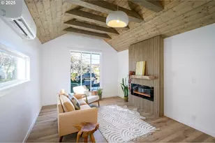 326 NE 8th St, McMinnville, OR 97128 - Photo 9