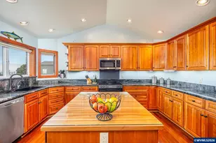 1055 NW Estate Dr, Seal Rock, OR 97376 - Photo 7