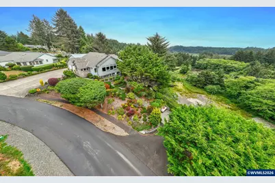 1055 NW Estate Dr, Seal Rock, OR 97376 - Photo 45