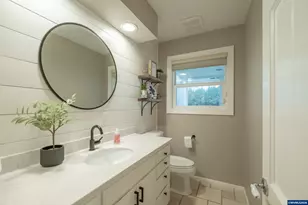 255 Country Club Ln NW, Albany, OR 97321 - Photo 21