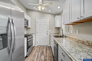 634 S Sunrise Dr, Jefferson, OR 97352 - Photo 13