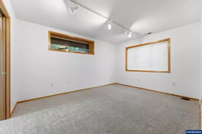 5401 E Ridge St S, Salem, OR 97306 - Photo 23