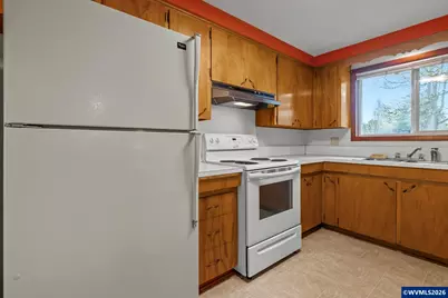 265 Cherry Ln S, Monmouth, OR 97361 - Photo 9