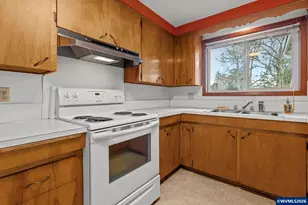 265 Cherry Ln S, Monmouth, OR 97361 - Photo 11