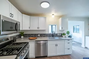 560 Hansen Ave S, Salem, OR 97302 - Photo 11