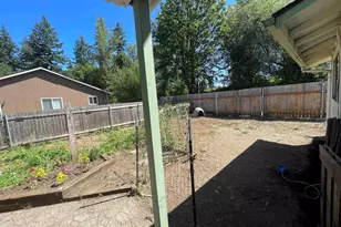 1398 Poplar St, Sweet Home, OR 97386 - Photo 13