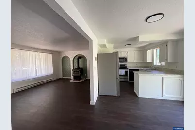1398 Poplar St, Sweet Home, OR 97386 - Photo 9