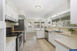 815 NW Merrie Dr, Corvallis, OR 97330 - Photo 13