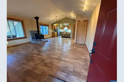 210 S 2nd St, Carlton, OR 97111 - Photo 7