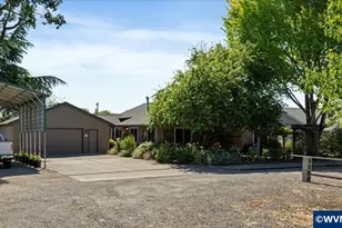 210 S 2nd St, Carlton, OR 97111 - Photo 1