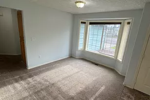 1041 Barnes Av, Salem, OR 97306 - Photo 7