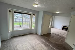 1041 Barnes Av, Salem, OR 97306 - Photo 9