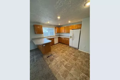 1041 Barnes Av, Salem, OR 97306 - Photo 21