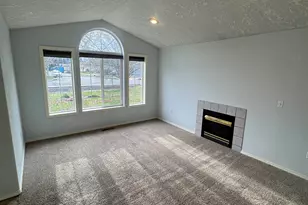 1041 Barnes Av, Salem, OR 97306 - Photo 5