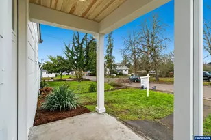 1730 12th Av SW, Albany, OR 97321 - Photo 3