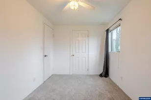 410 SW Broadway St, Mill City, OR 97360 - Photo 21