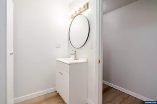 410 SW Broadway St, Mill City, OR 97360 - Photo 23