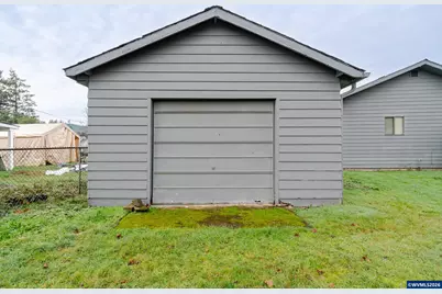 410 SW Broadway St, Mill City, OR 97360 - Photo 25