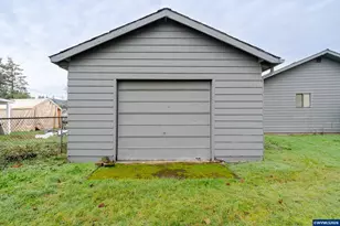 410 SW Broadway St, Mill City, OR 97360 - Photo 25