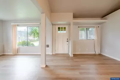 410 SW Broadway St, Mill City, OR 97360 - Photo 9