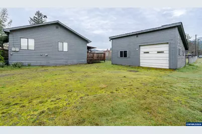 410 SW Broadway St, Mill City, OR 97360 - Photo 31