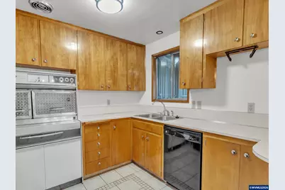 1749 Thompson Rd, Woodburn, OR 97071 - Photo 19