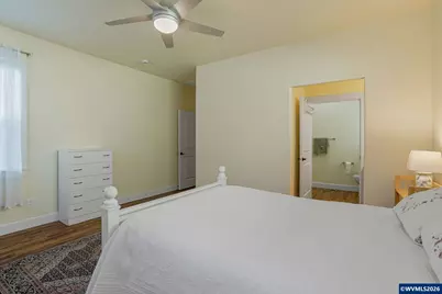 1101 Madison St, Silverton, OR 97381 - Photo 27