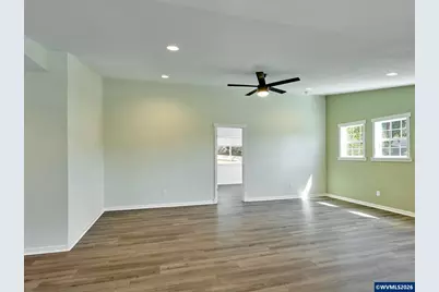 408 Clara Ct NE, Salem, OR 97301 - Photo 5