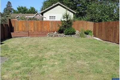 483 SE Hazel Av, Mill City, OR 97360 - Photo 21