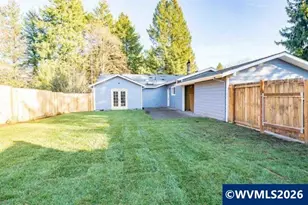 483 SE Hazel Av, Mill City, OR 97360 - Photo 19